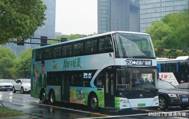 外车身贴巴士广告杭州公交车价格凯发k8国际杭州双层公交广告(图1)